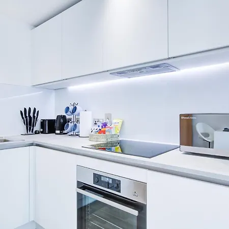 Luxe Apartment By Excel London Exterior photo